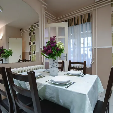 Apartment Jokai Family Apartman