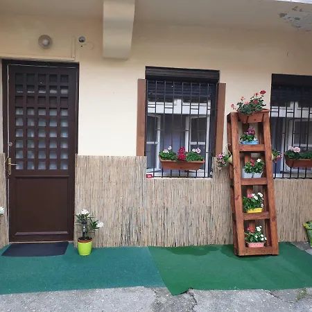 Jokai Family Apartman *